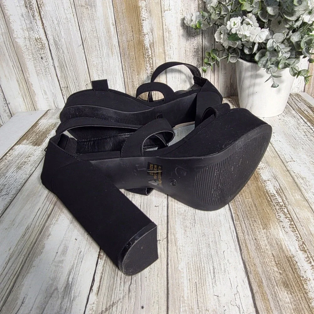 Wild Diva Lounge Black Faux Suede Platform Block Heel Sandals Womens 10 Back Zip